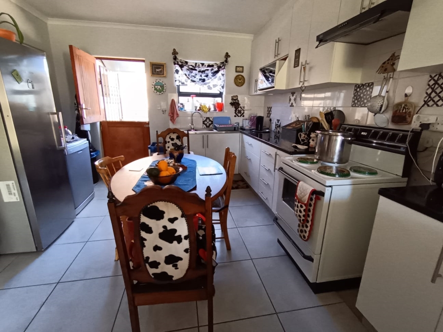 3 Bedroom Property for Sale in Heiderand Western Cape